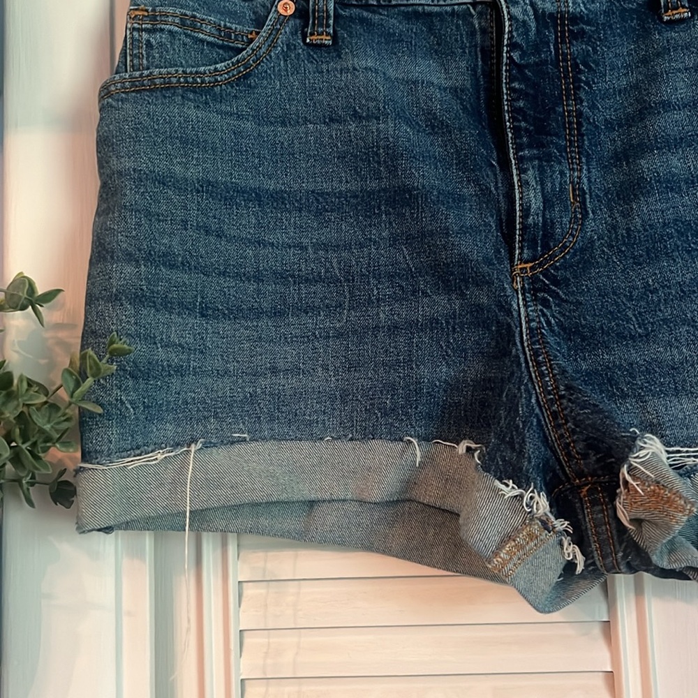 Universal Thread Shorts - Picture 2 of 4
